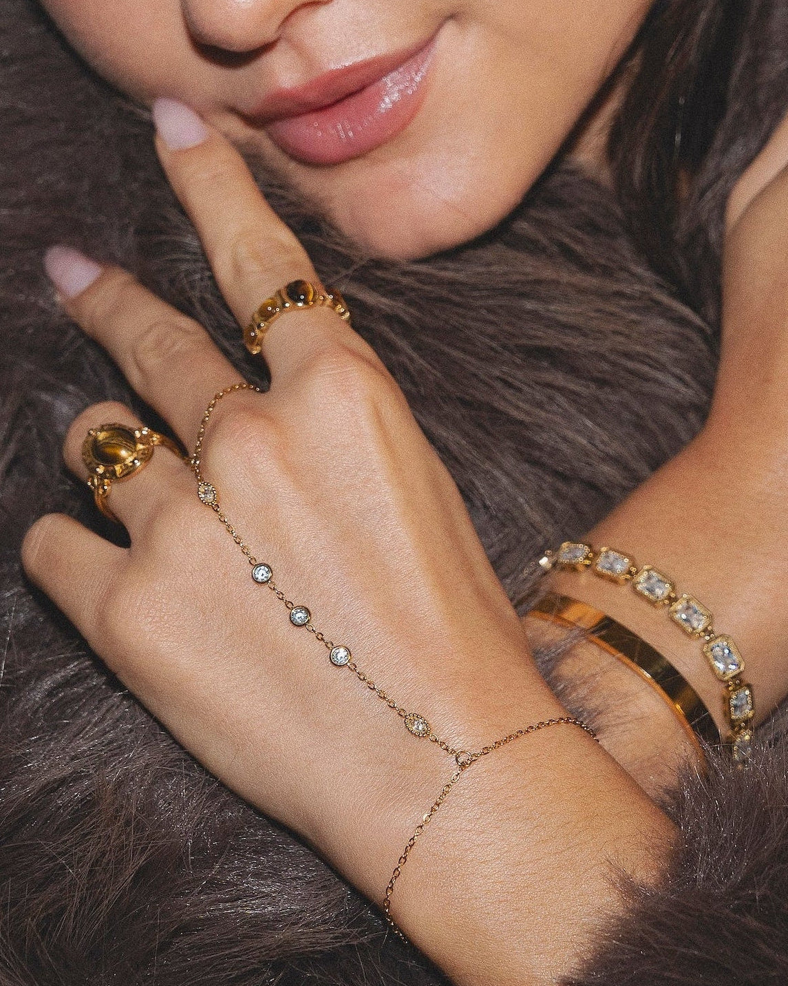 HALO. Hand chain